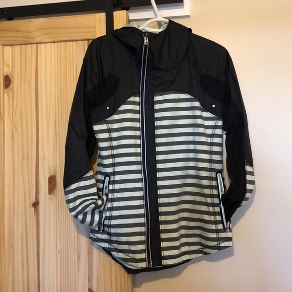 Lululemon jacket - Picture 2 of 5